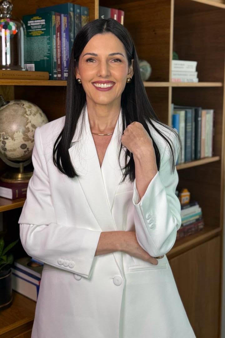 Dra. Pollyanna Nicolino - Nicolino Leilões